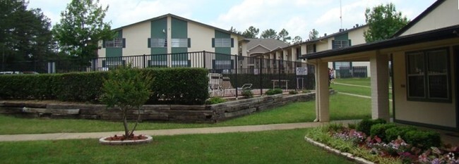 Building Photo - Oxford Pointe Apartments