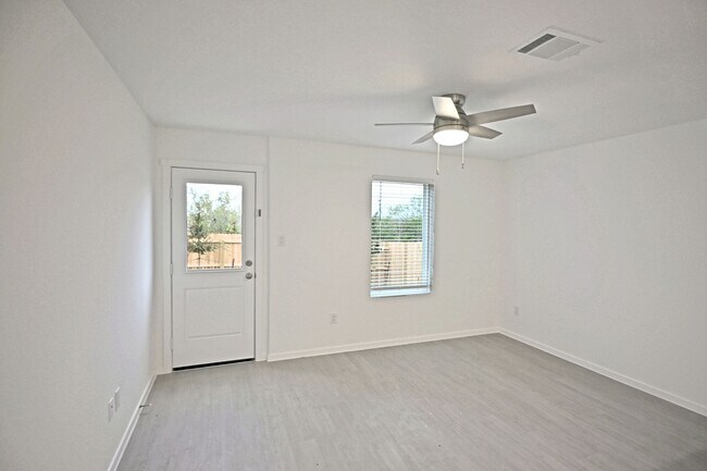 Foto del edificio - 12105 Floral Blossom