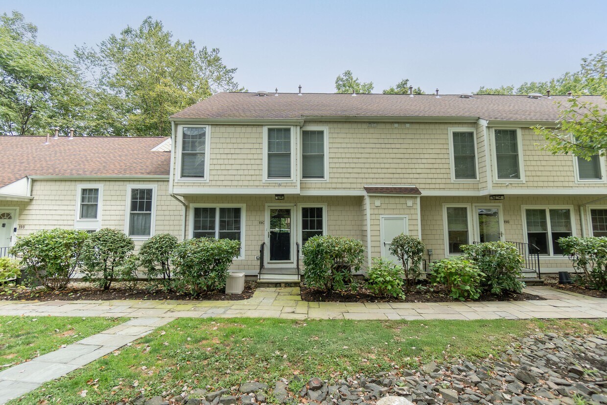 Foto principal - 221 Weaver St