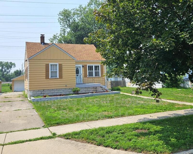 Foto principal - 7416 S McCook Ave