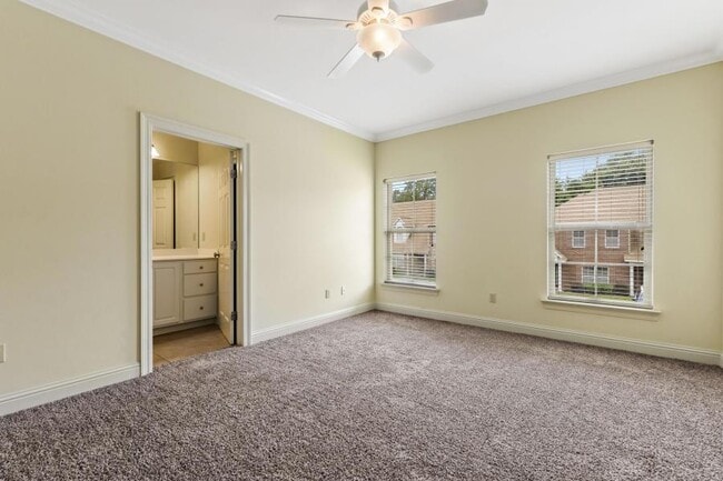 Building Photo - 924 Jefferson Dr.