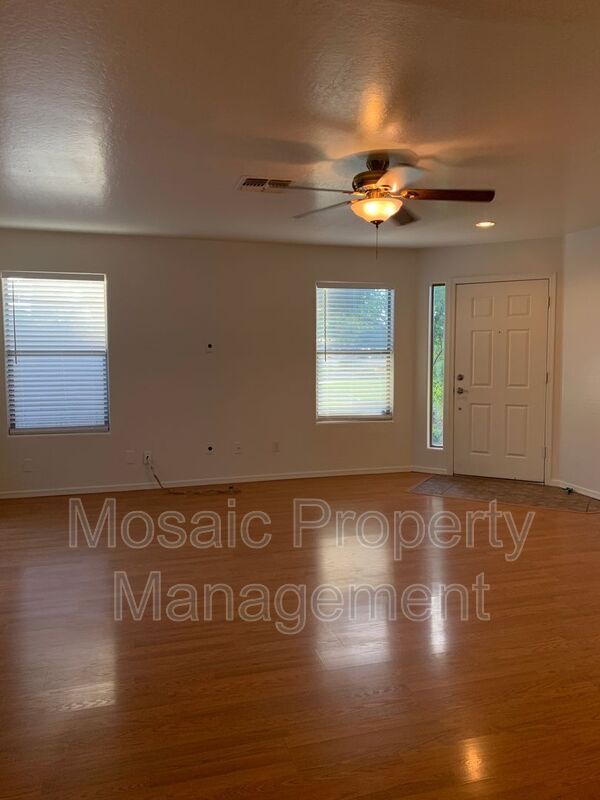 Foto del edificio - 43697 Bedford Dr