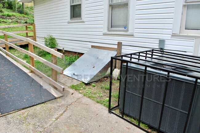 Building Photo - 609 80th St S