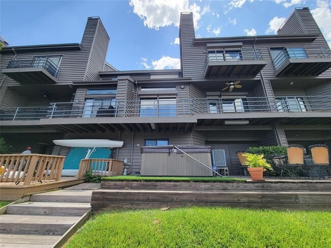 Foto del edificio - 18309 Sandy Cove Dr