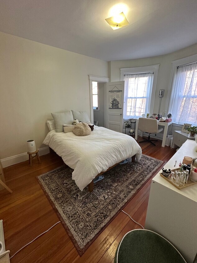 Foto del edificio - 157 Winthrop Rd