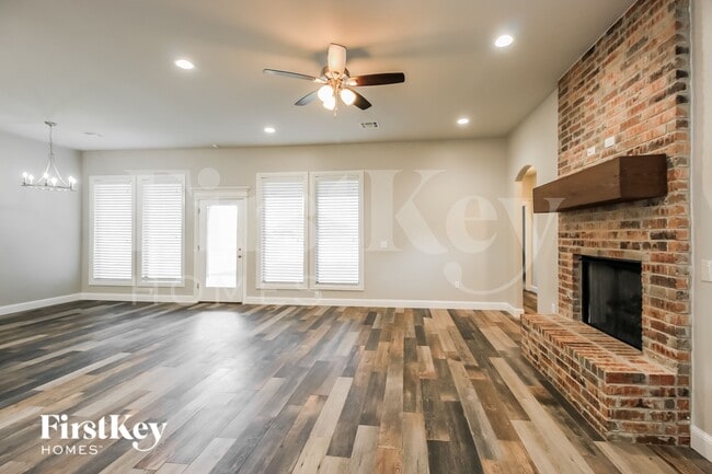 Building Photo - 13904 Hutchinson Pl