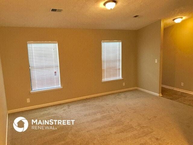 Foto del edificio - 284 Independence Dr