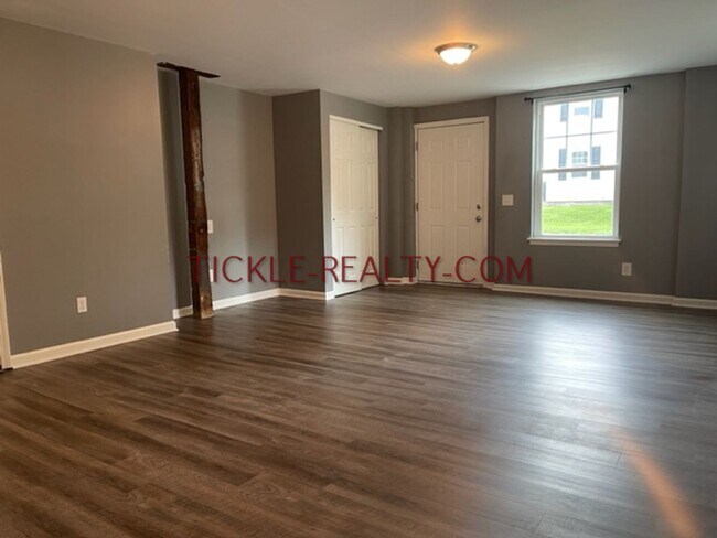 Foto del edificio - 429-431 Taylor Road