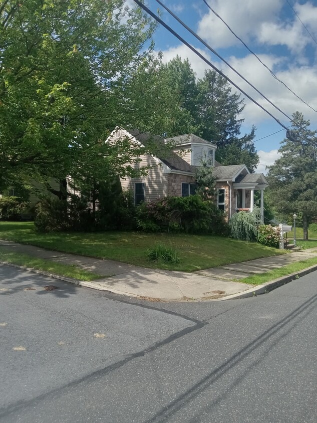 Primary Photo - 250 Wagner Ave