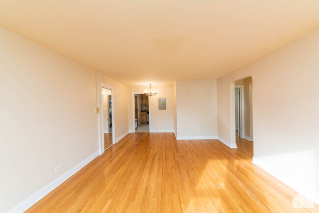 Building Photo - 7320 N Ridge Blvd