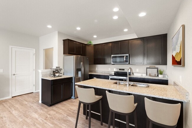 Foto del edificio - Beautiful 3-bedroom, 3-bathroom townhome located in Lorson Ranch!!