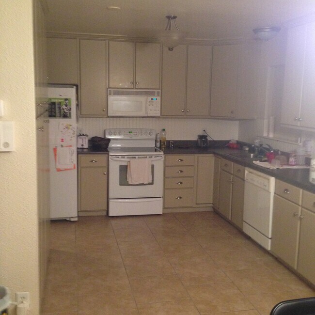 Foto del edificio - Nice 3 bed 2 bath 1 car garage home for rent $2400