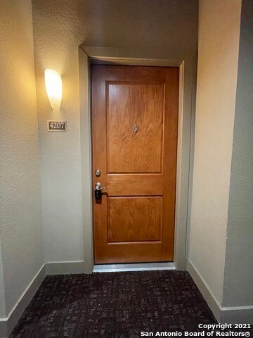 Foto del edificio - 7342 Oak Manor Dr