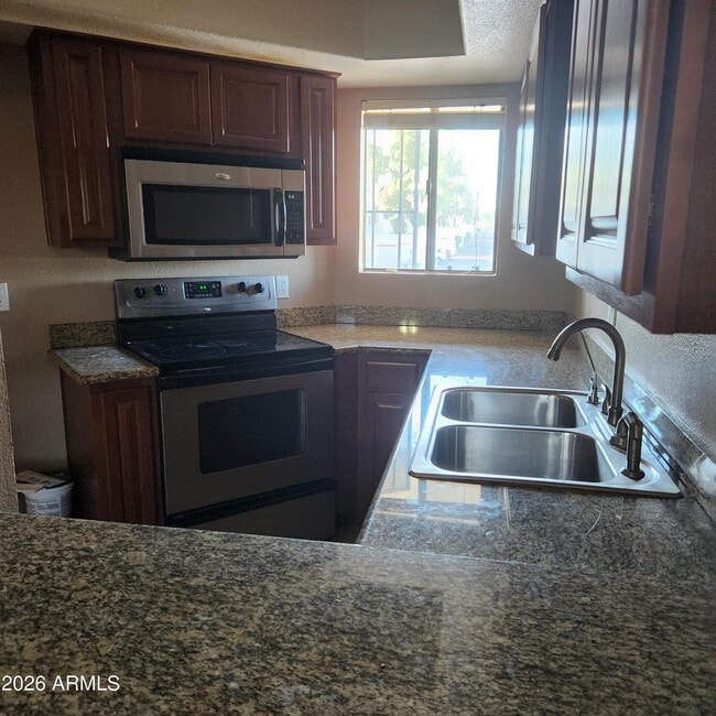 Building Photo - 835 N Granite Reef Rd