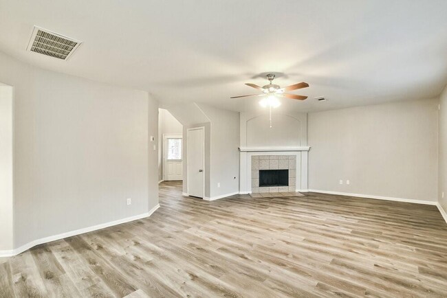 Building Photo - 1061 Cabot Cove