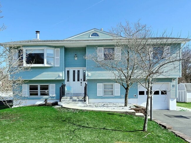 Building Photo - 15 Castle Ct