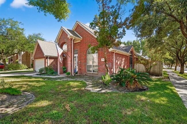 Building Photo - 16431 Red Crest Dr