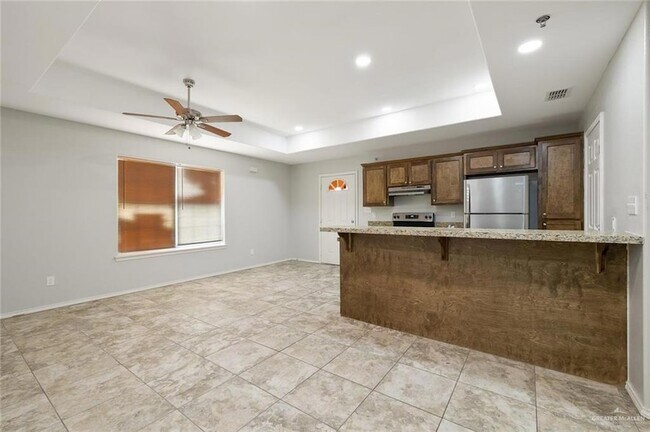 Foto del edificio - 416 E 5th St
