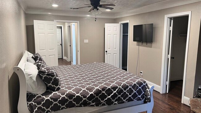 Foto del edificio - 6335 Tall Willow Dr