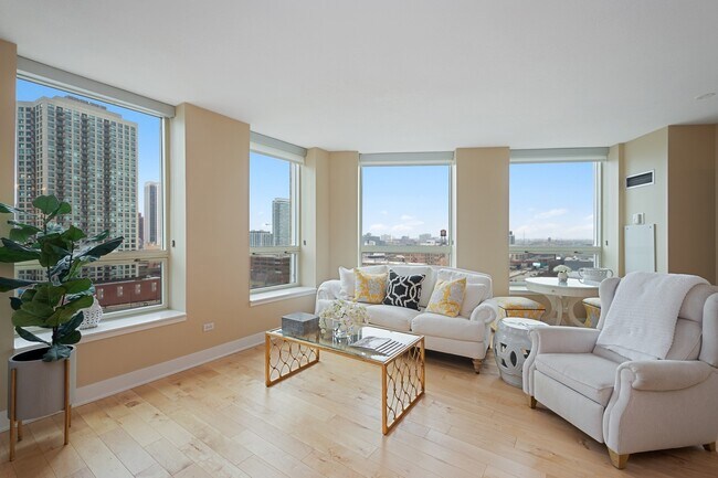 Foto del edificio - 600 N Kingsbury St