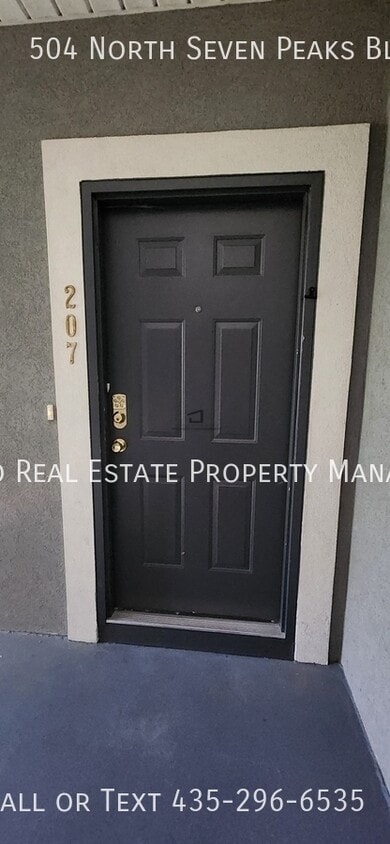Primary Photo - 504 N Seven Peaks Blvd