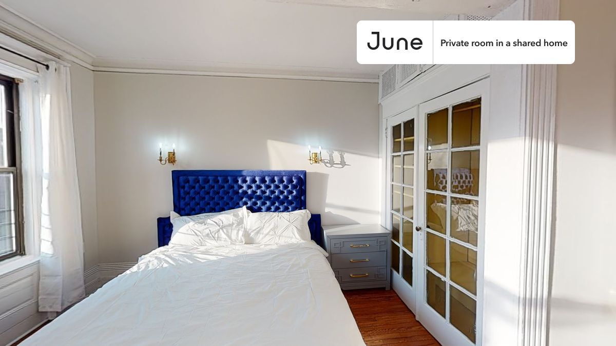 Foto principal - Room in Shared 4 bed/1 bath home