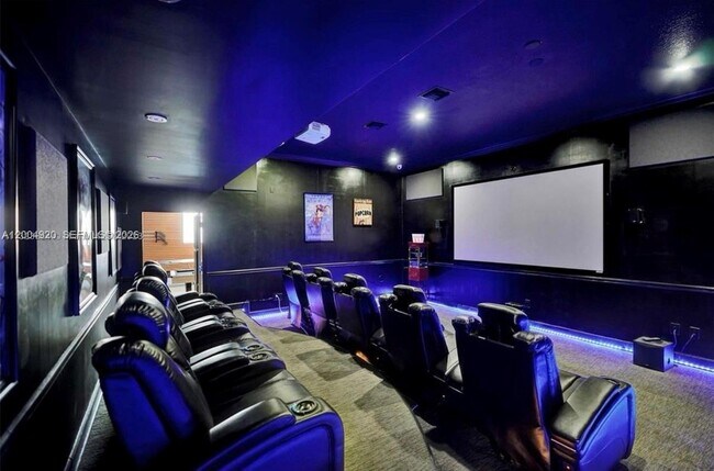 Foto del edificio - 11400 NW 7th St
