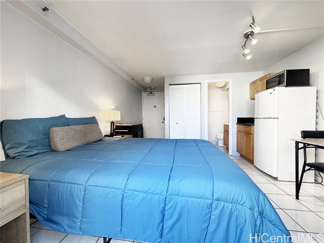 Building Photo - 2463 Kuhio Ave.