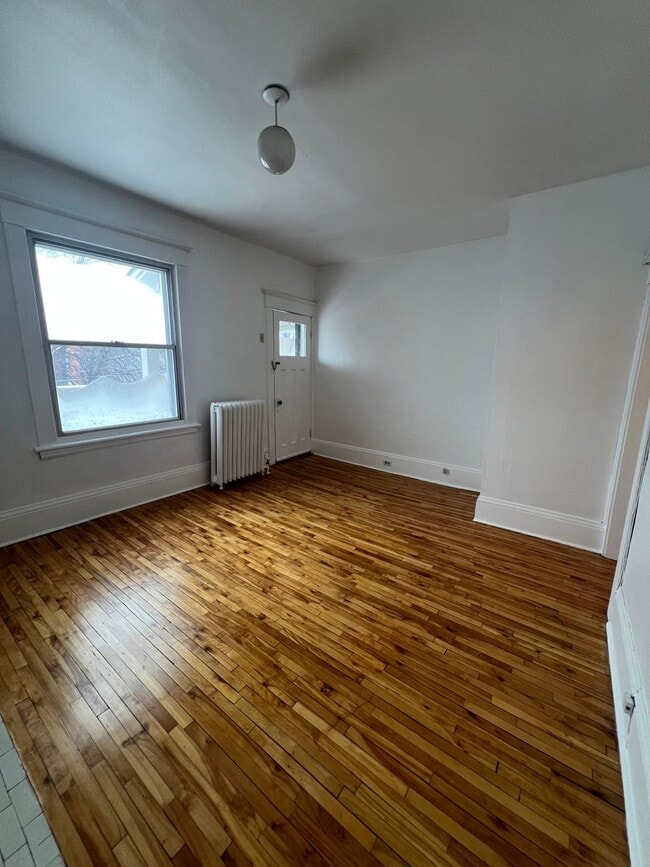 Building Photo - 362 Friel St