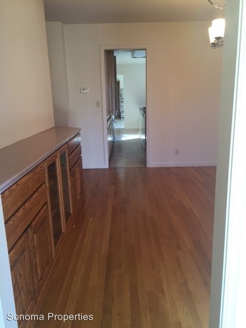 Building Photo - 900 Caton Ct
