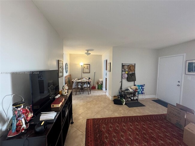 Building Photo - 115 Calabria Ave