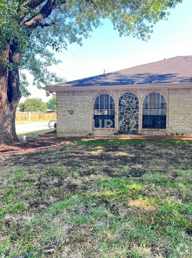 Building Photo - 2765 Meadow Gate Ln