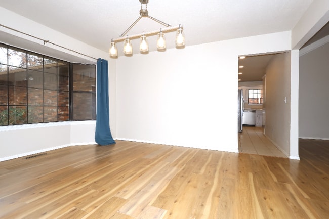 Foto del edificio - 312 Bluebird Ln