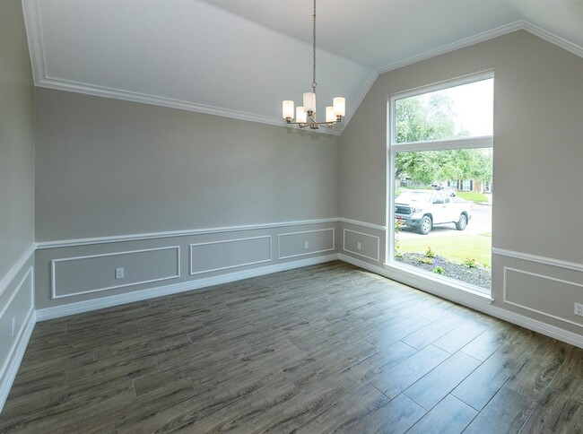 Building Photo - 2414 Shoal Creek