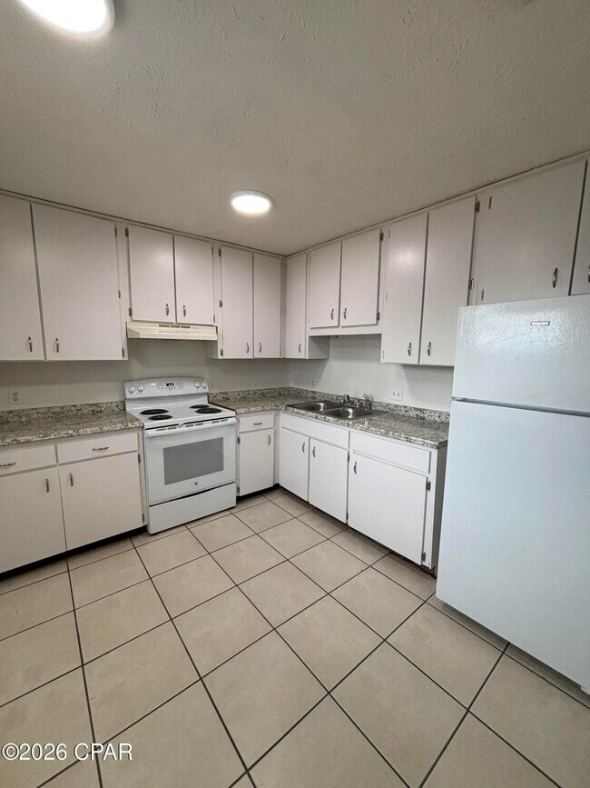Foto del edificio - 2409 E 10th St