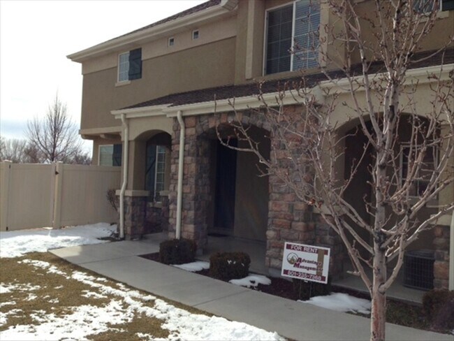 Building Photo - Cambria Townhome End Unit for Rent
