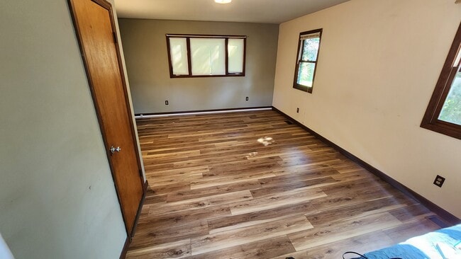 Building Photo - 11 Woolerton St