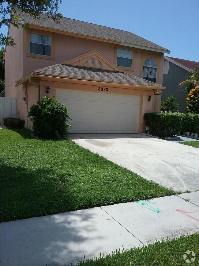 Foxwood Estates Apartments for Rent with a Garage West Palm Beach, FL