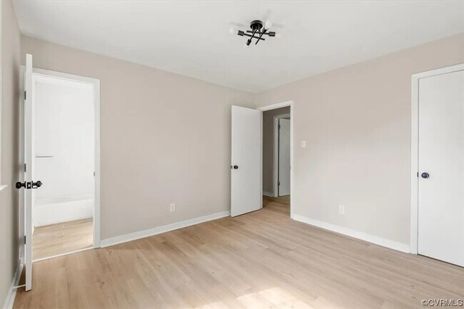 Foto del edificio - 916 Cameron St
