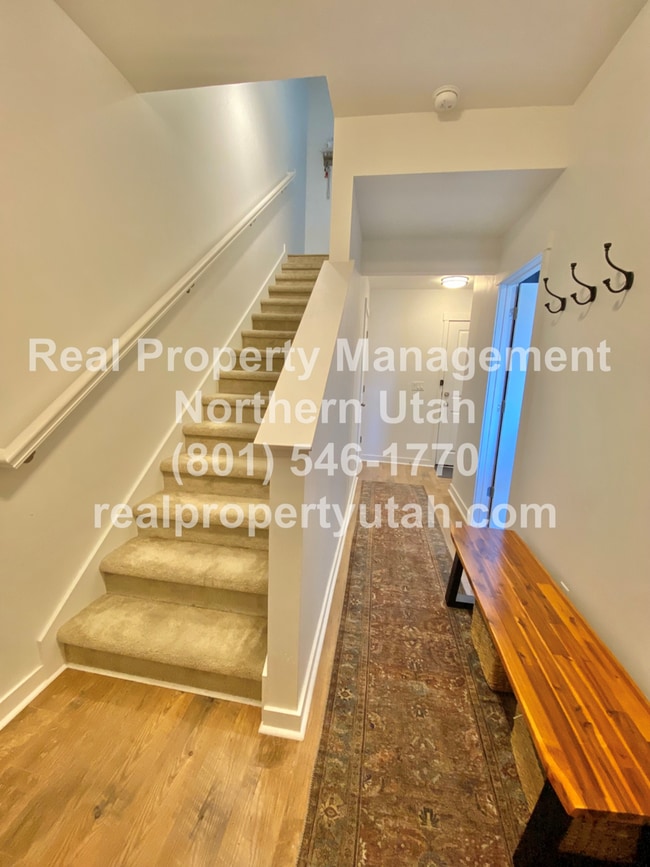 Building Photo - 3 Bed 3.5 Bath Layton Townhome Coming Soon!