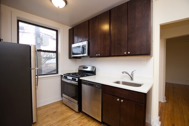 Building Photo - 2334 N Spaulding Ave