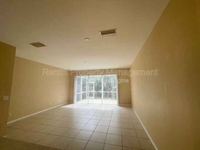 Building Photo - 8430 Village Edge Cir