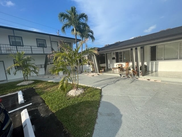Building Photo - Hollywood Homesites