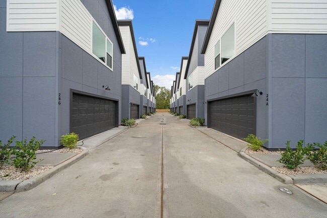 Foto del edificio - 3 Bed 2.5 Bath New Construction Available NOW!