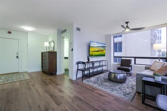 Building Photo - 1212 Guadalupe St
