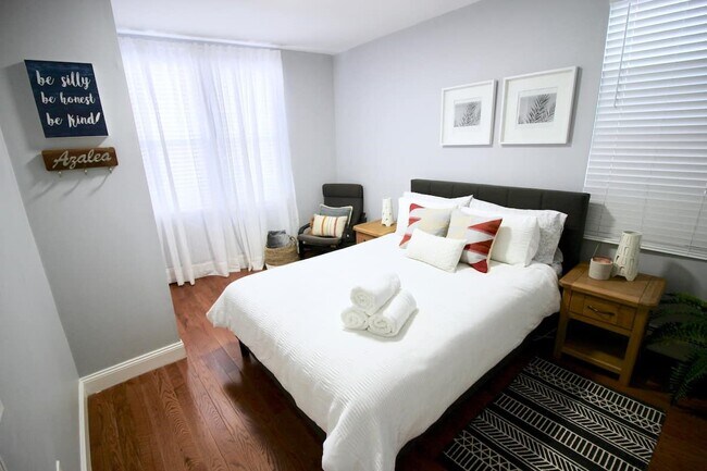Foto del edificio - 6104 Highland Pl