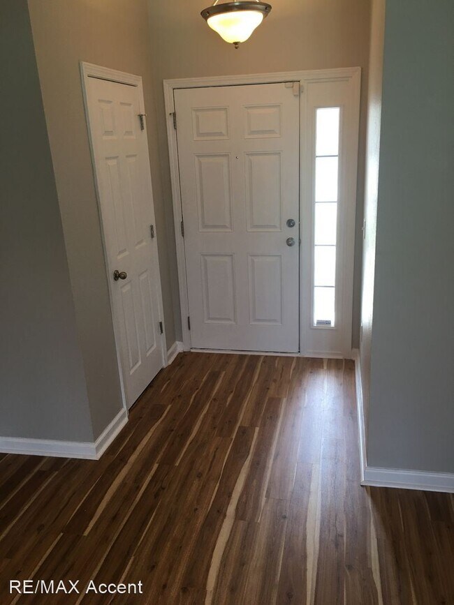 Building Photo - 3 br, 2.5 bath House - 795 Canyon Oak Lp