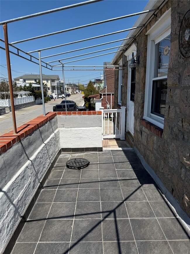 Building Photo - 72 Clayton Ave
