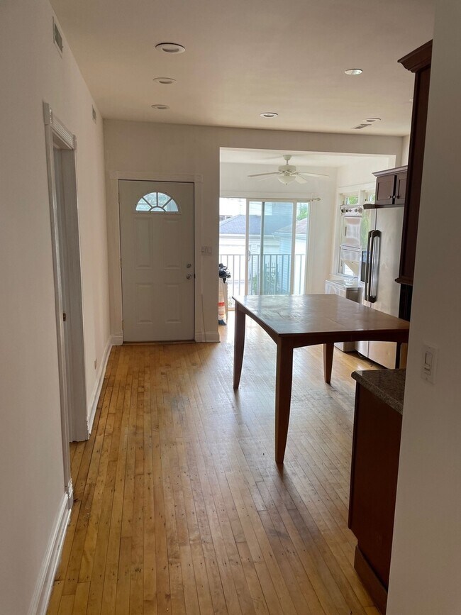 Kitchen - 2947 N Lawndale Ave
