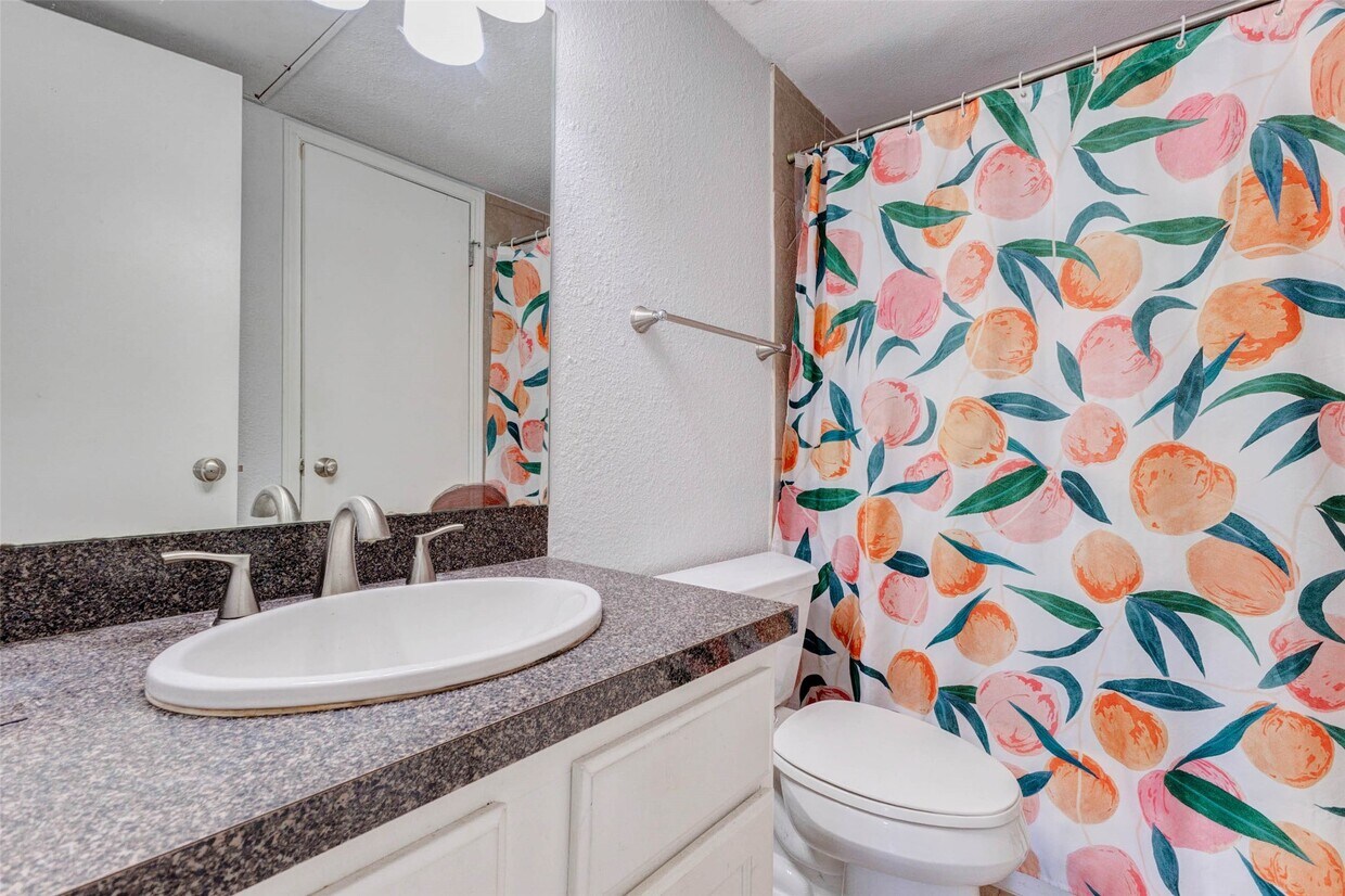 Foto del edificio - 4515 Briar Hollow Pl